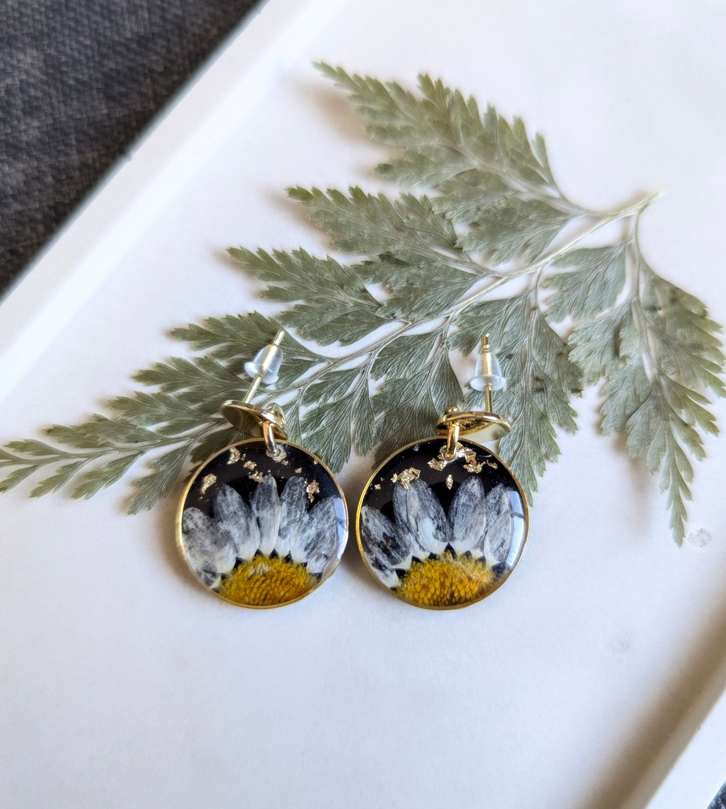 Daisy earrings