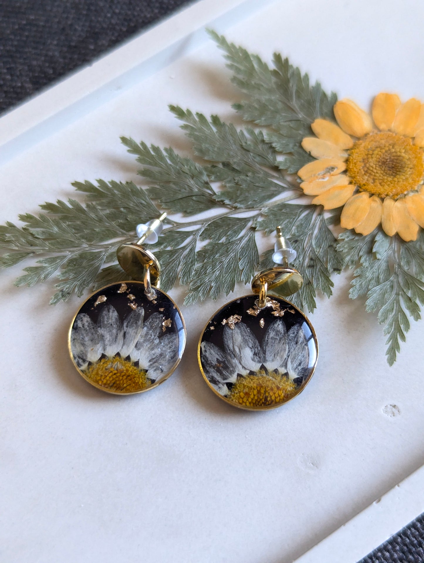 Daisy earrings