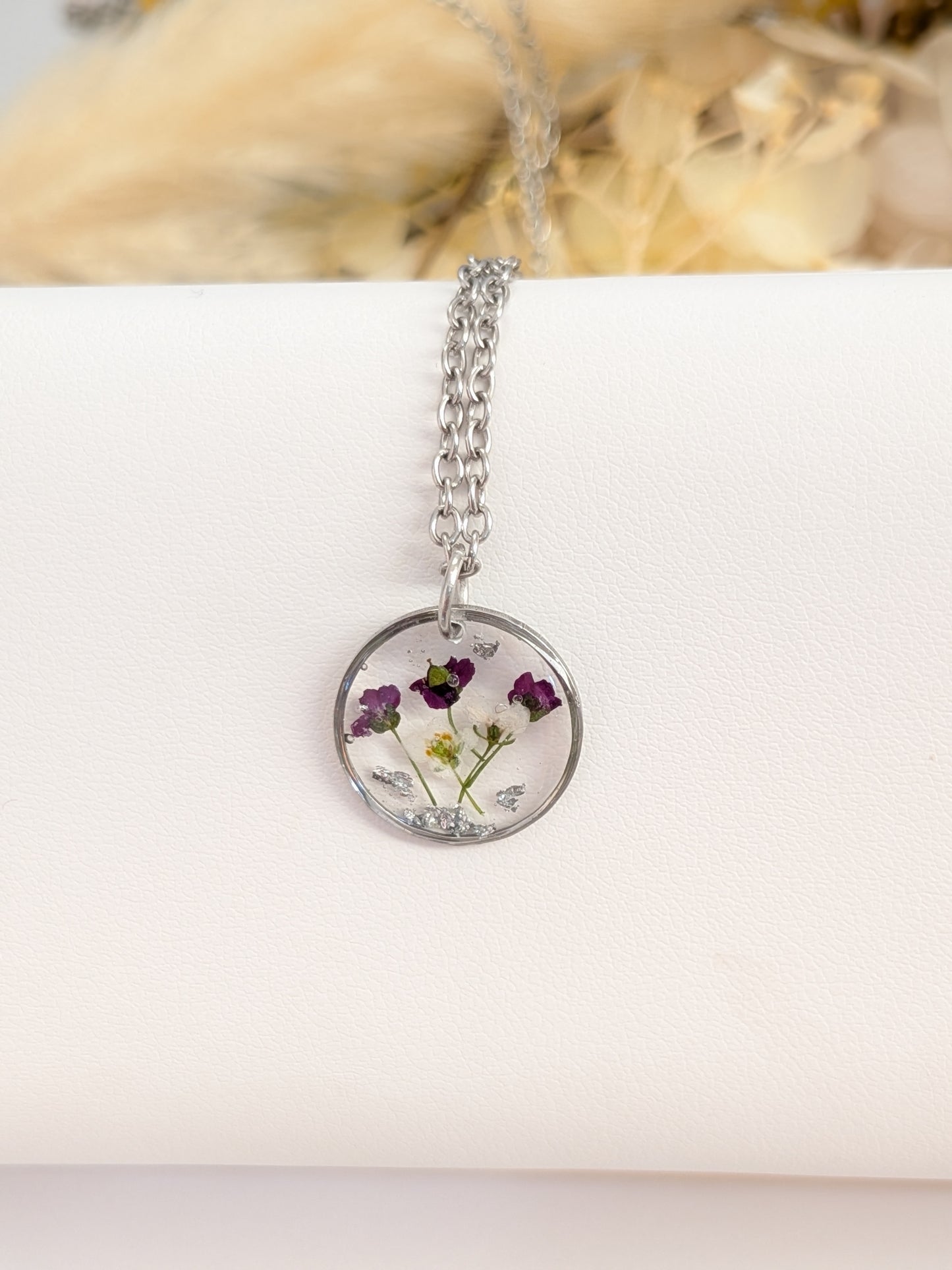 Round floral pendant
