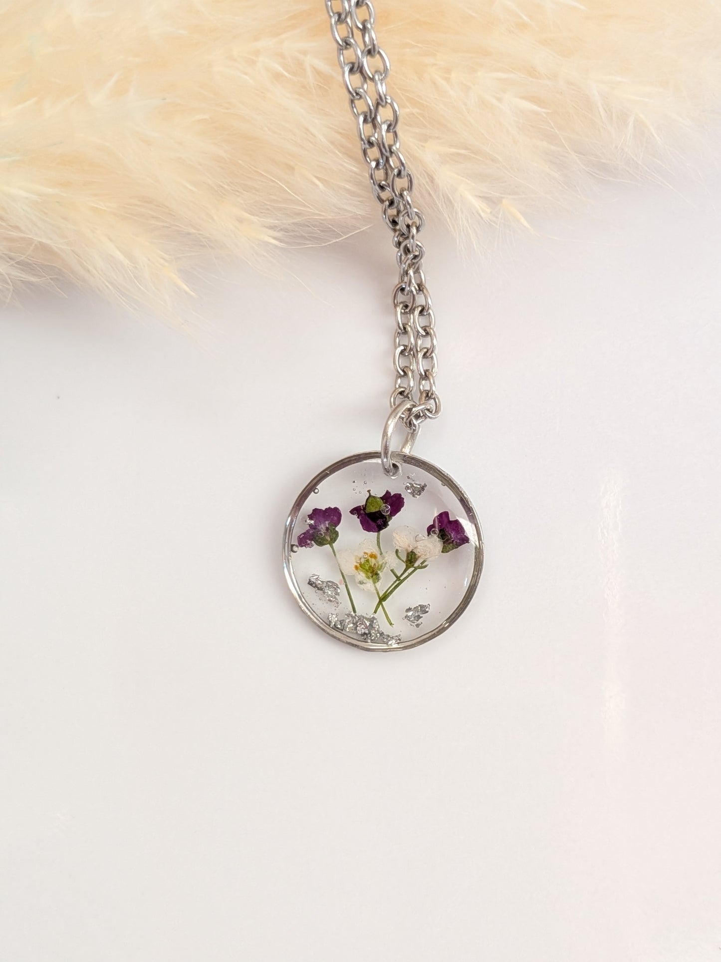 Round floral pendant
